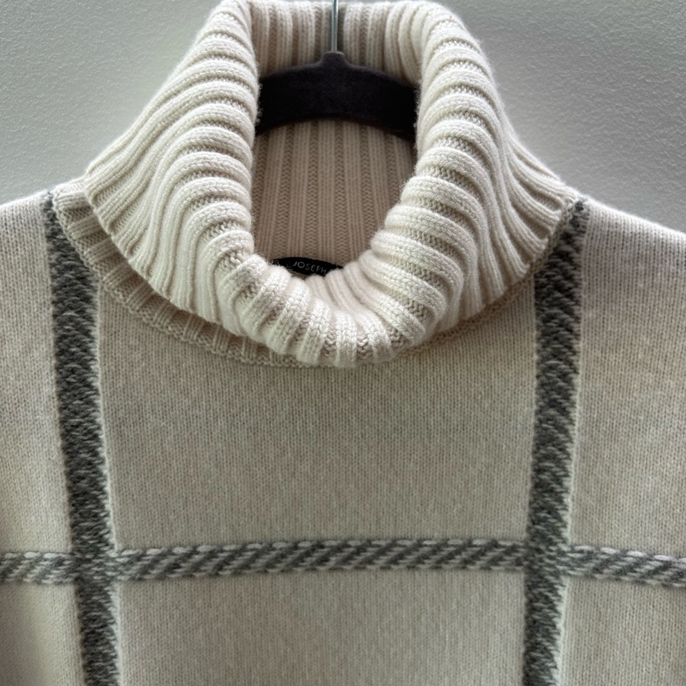 JOSEPH Turtleneck Merino Wool Cream Grey Warm Size M Excellent condition ￼￼￼ - Picture 2 of 11